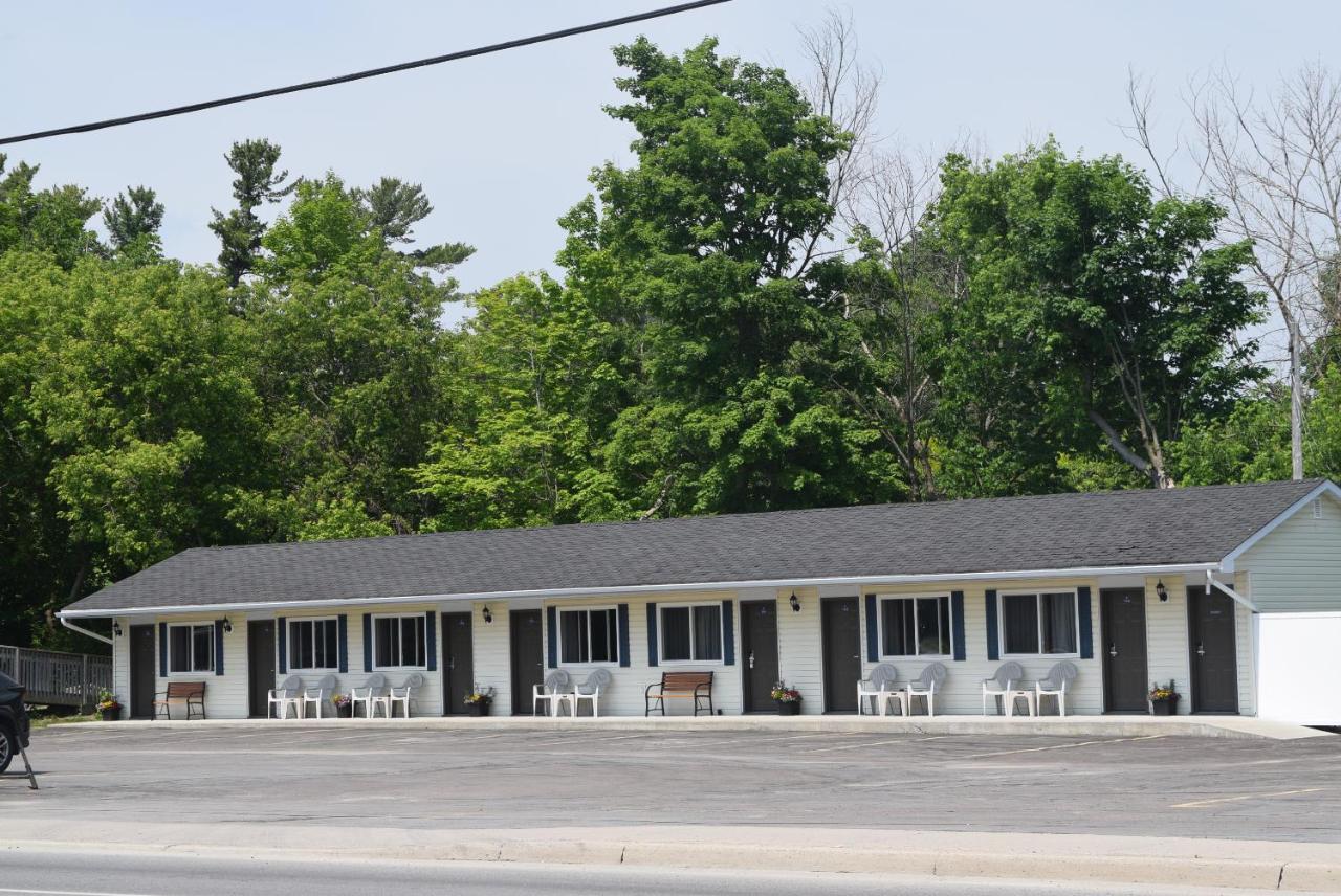 Knights Inn Arnprior Экстерьер фото