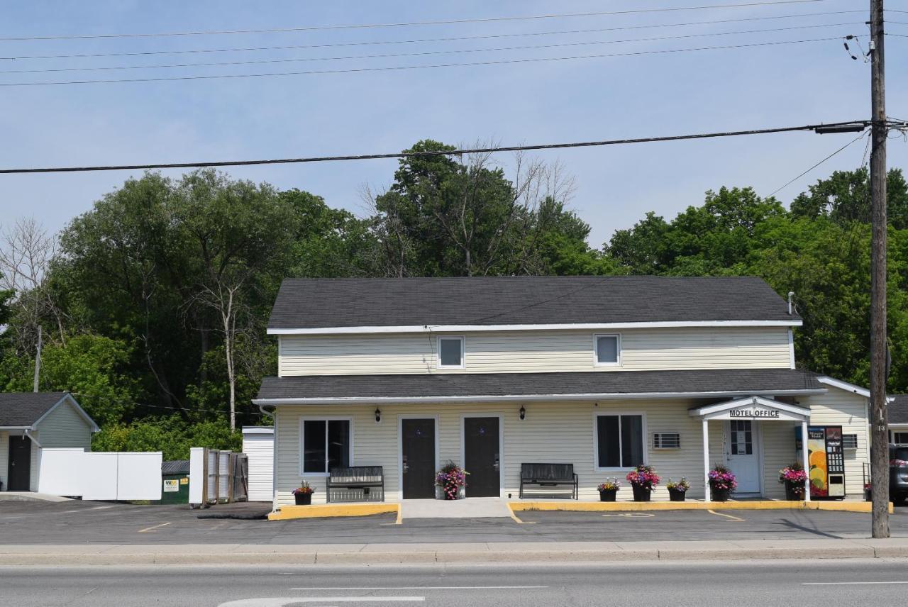 Knights Inn Arnprior Экстерьер фото