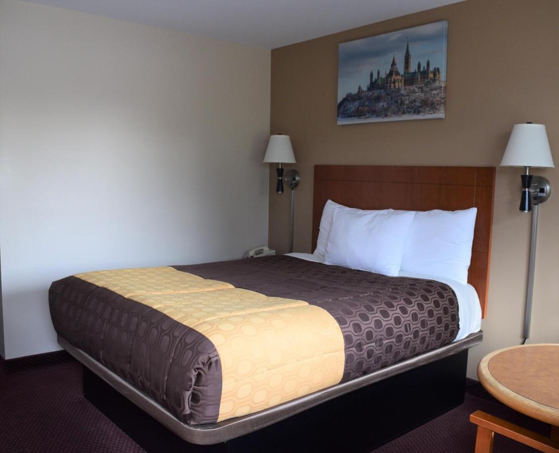 Knights Inn Arnprior Экстерьер фото