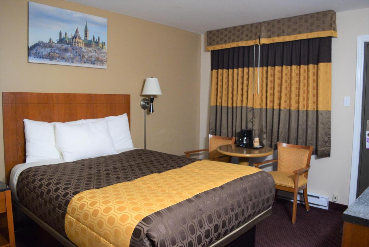 Knights Inn Arnprior Экстерьер фото