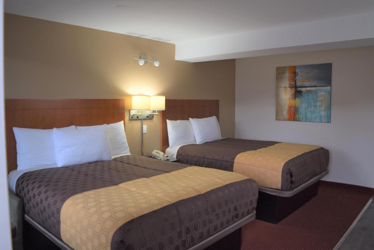 Knights Inn Arnprior Экстерьер фото