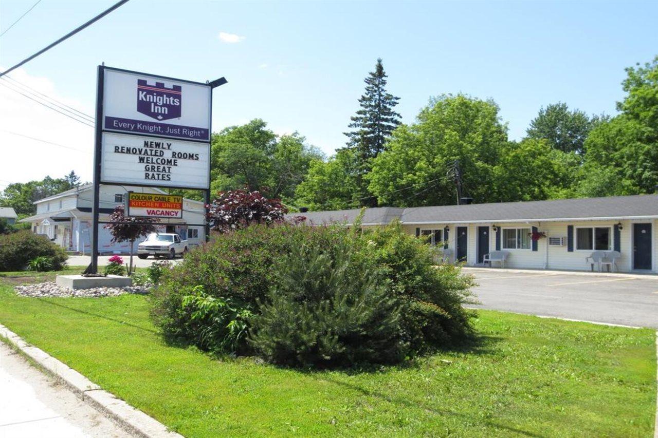 Knights Inn Arnprior Экстерьер фото