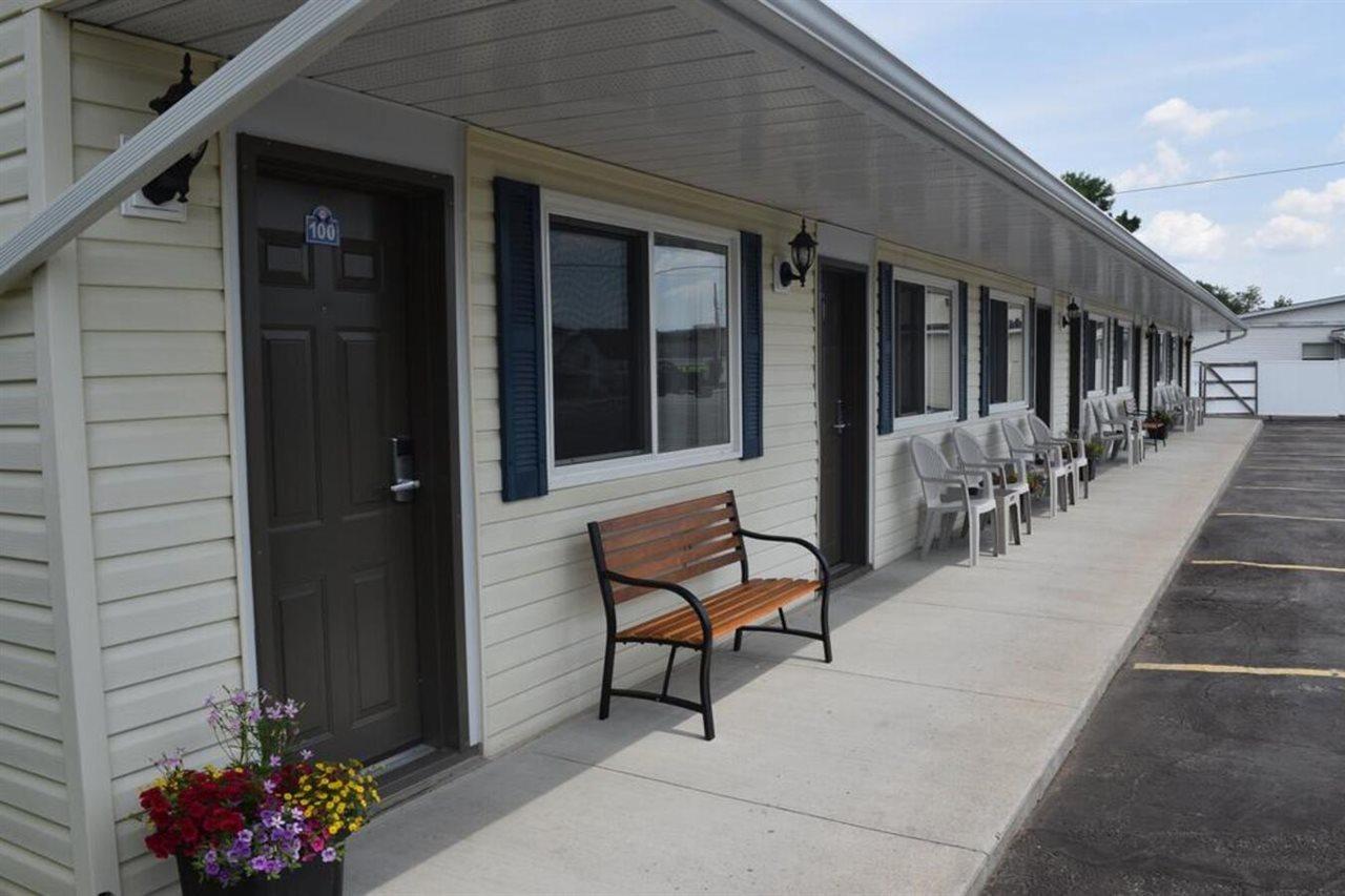 Knights Inn Arnprior Экстерьер фото