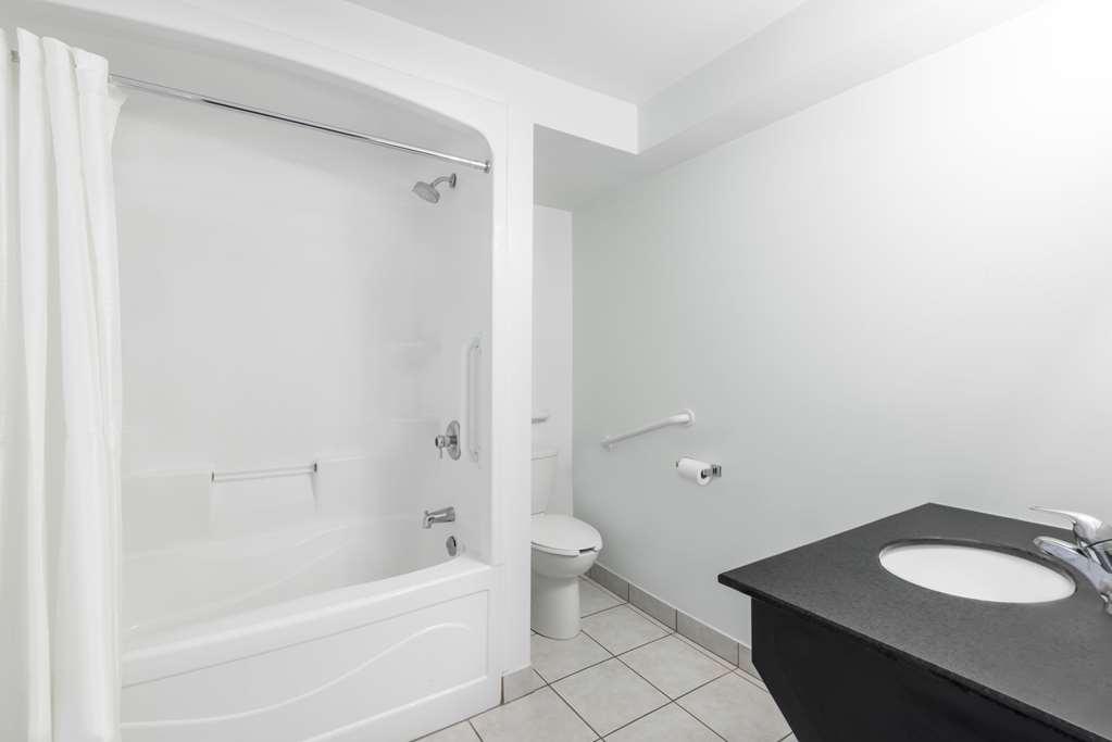 Knights Inn Arnprior Экстерьер фото