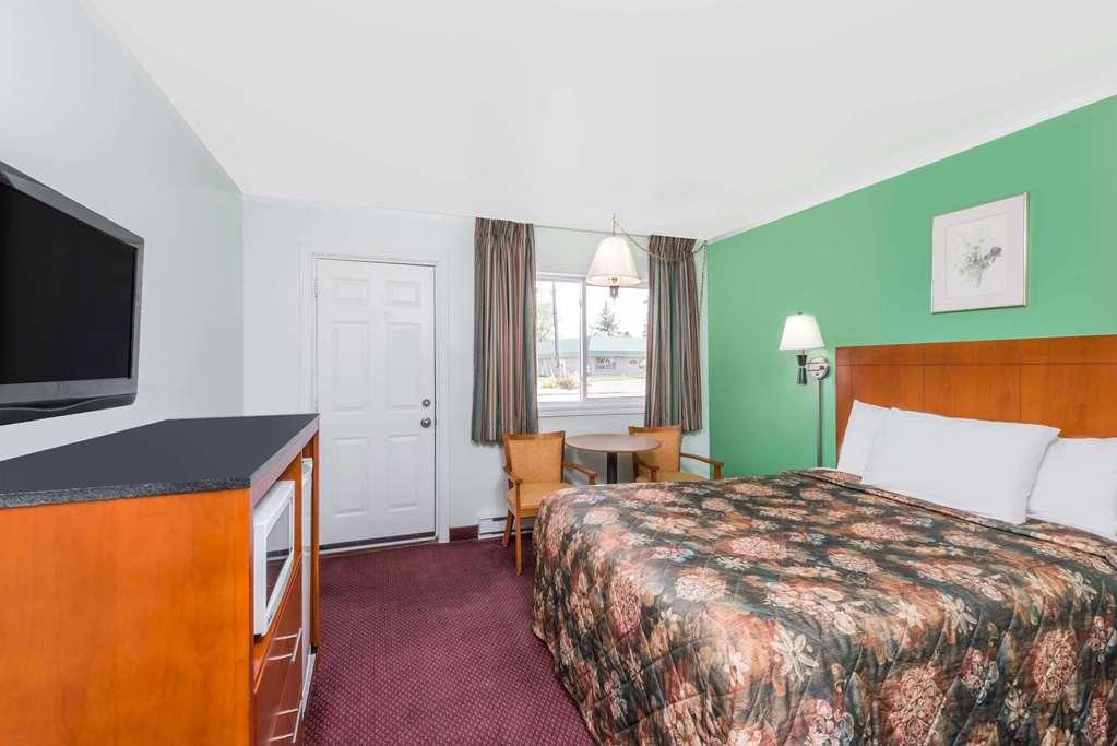 Knights Inn Arnprior Номер фото