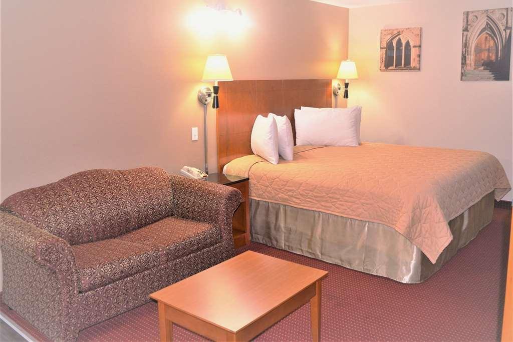 Knights Inn Arnprior Номер фото