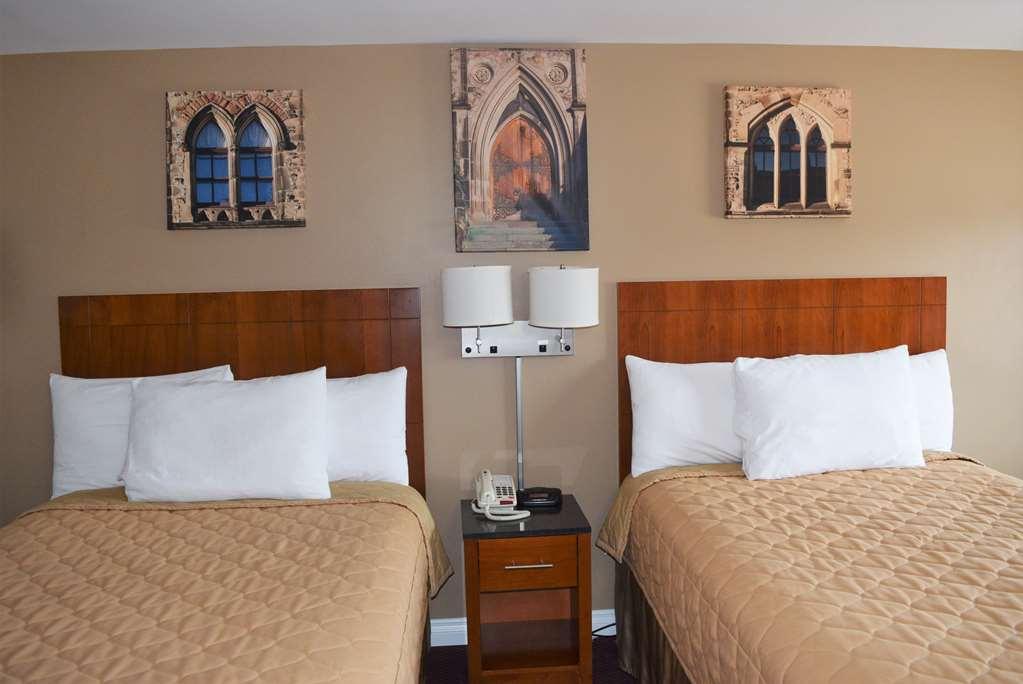 Knights Inn Arnprior Номер фото
